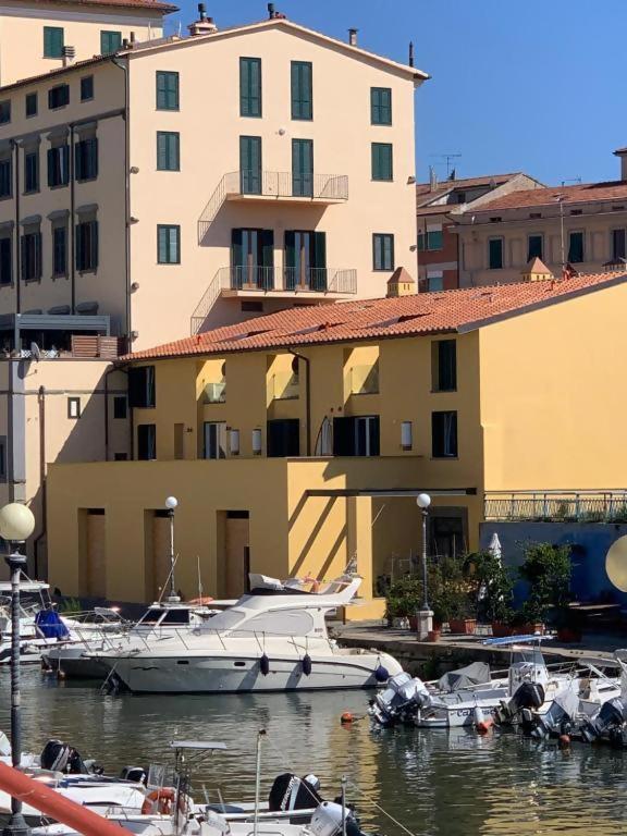 Waterfront Balcony I Grani 2 Resort Style Suite Livorno Eksteriør billede
