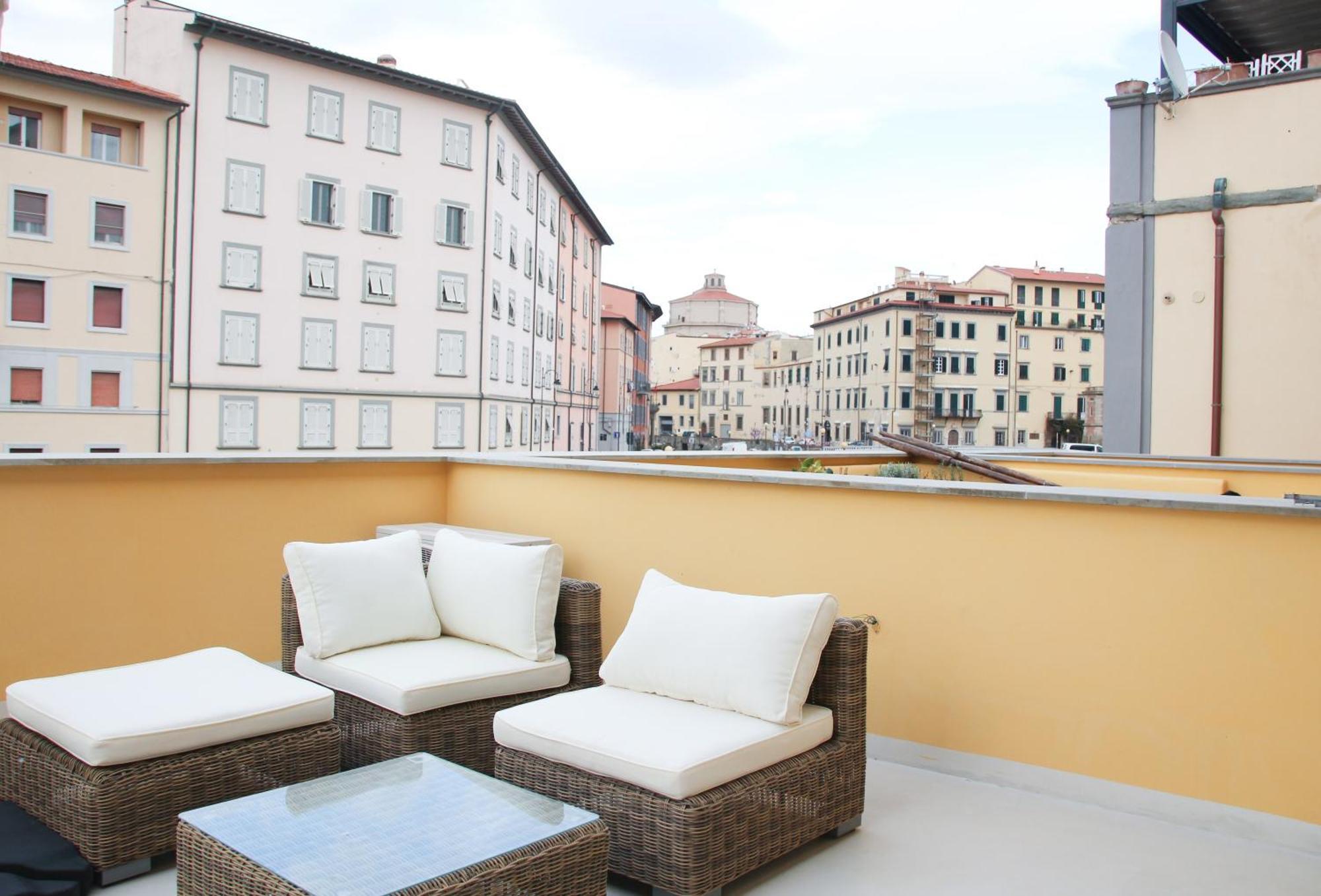 Waterfront Balcony I Grani 2 Resort Style Suite Livorno Eksteriør billede