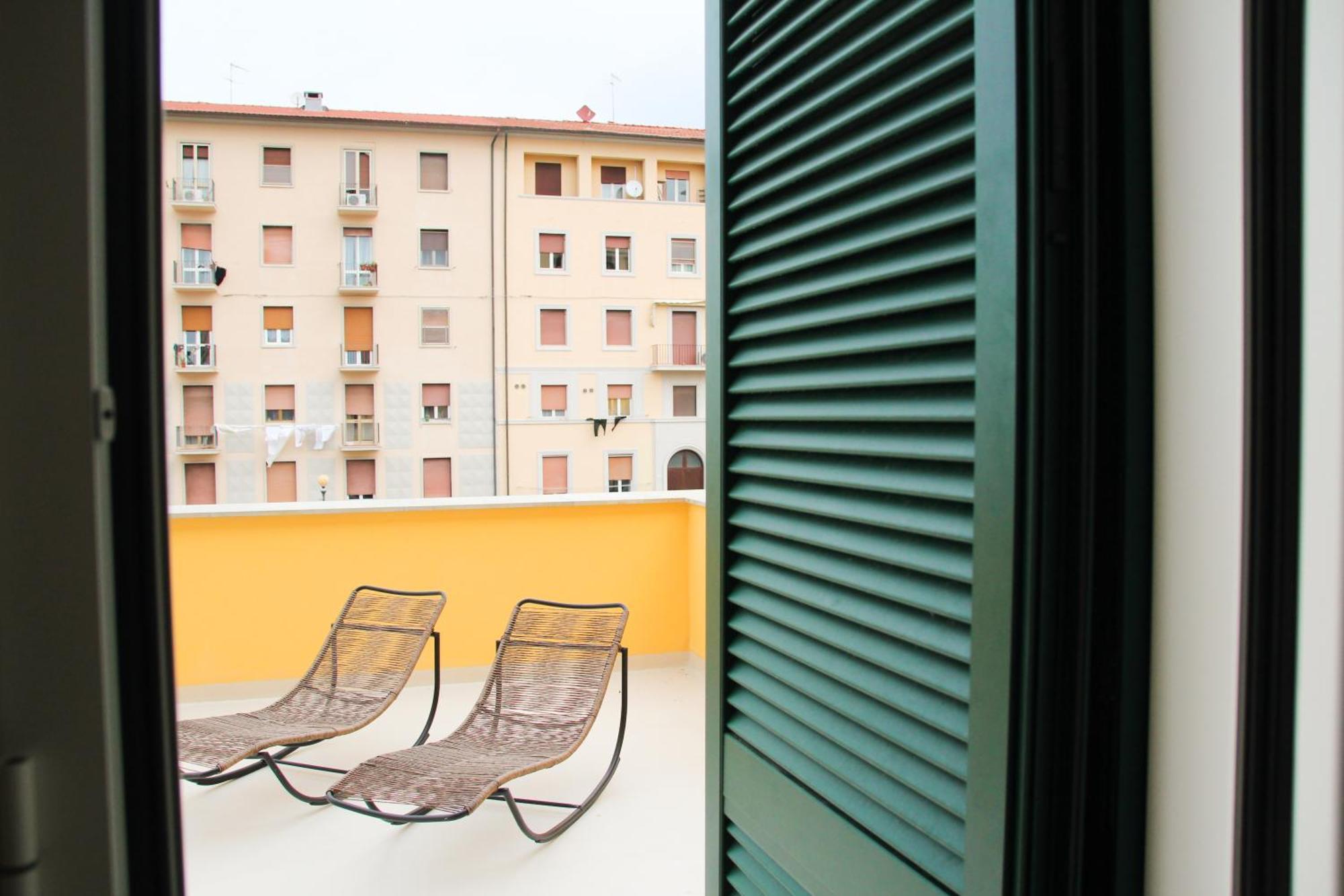 Waterfront Balcony I Grani 2 Resort Style Suite Livorno Eksteriør billede