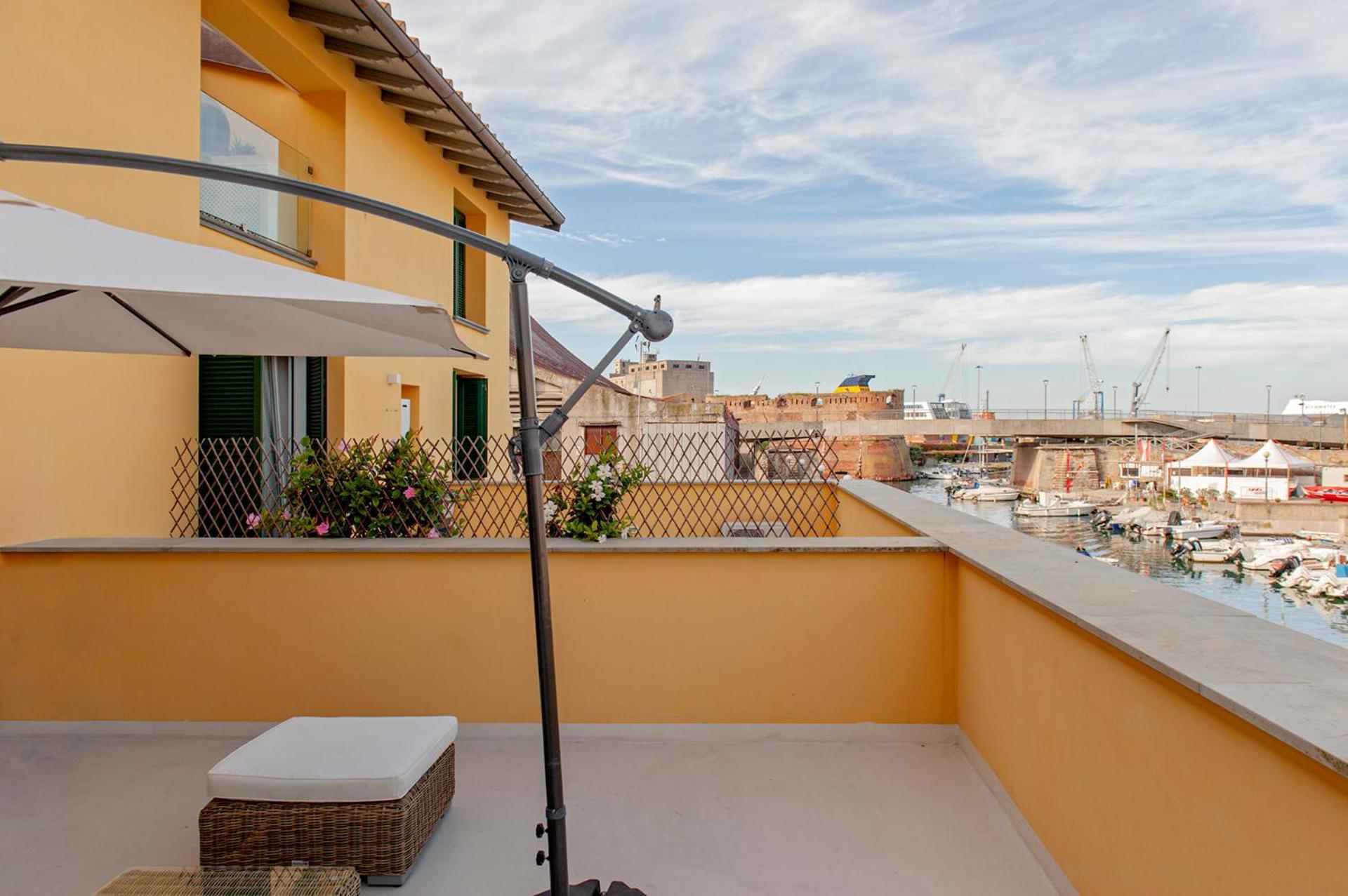 Waterfront Balcony I Grani 2 Resort Style Suite Livorno Eksteriør billede